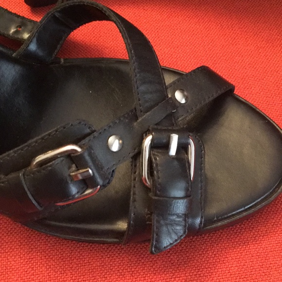 BCBGirls black sz 9 strap wedge - Picture 6 of 8